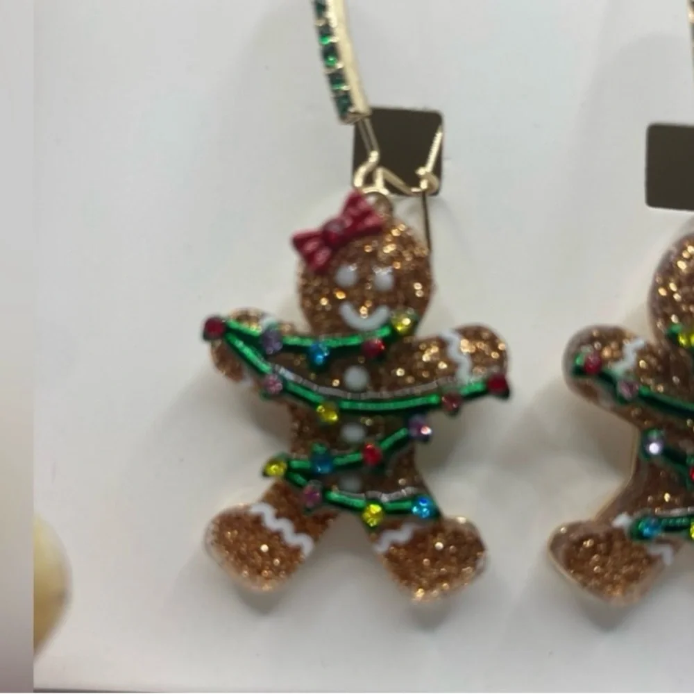 BETSEY JOHNSON SET Christmas Gingerbread in Lights Earrings Necklace Brooch NWT - Picture 4 of 16